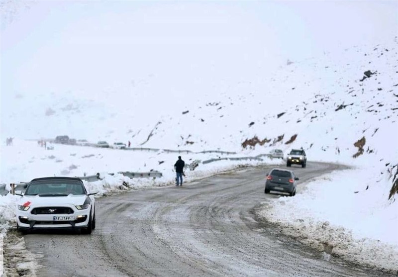 بارش برف و کولاک در شمال؛ وضعیت نامساعد برخی محورها 